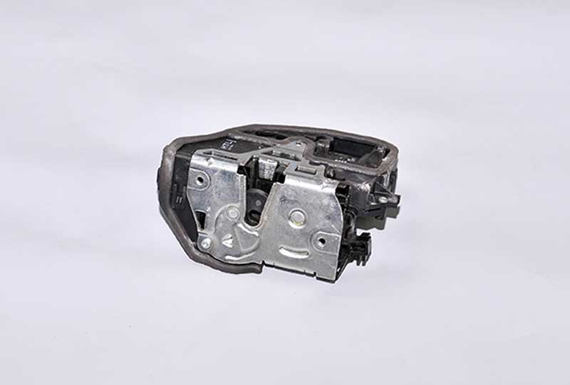 BMW X6 SERİSİ ÇIKMA YEDEK PARÇA ÇIKMA-BMW-PARÇA-E-60-5-SERİSİ-KAPI-KİLİDİ-(1)